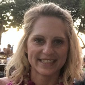 Meet your Posher, Elizabeth